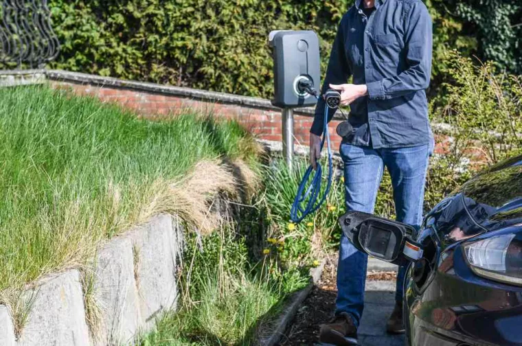 Développer une station de recharge IRVE en zone rurale, Aix-en-Provence, TOROSSIAN ENERGIES